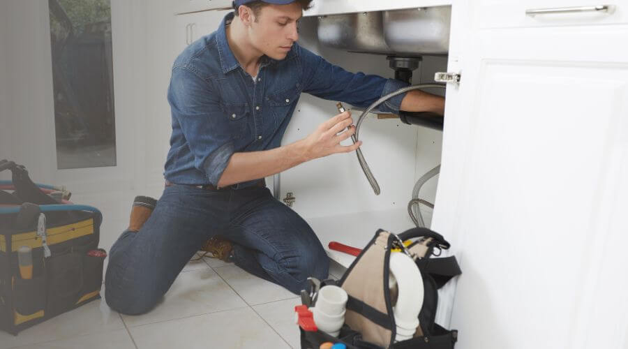 Expert burst pipe repair services in Alexander, IL